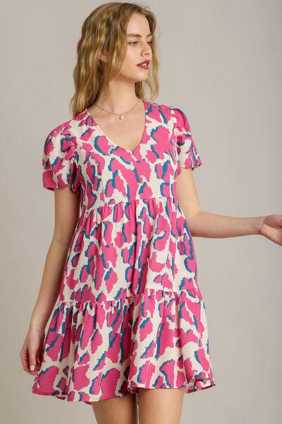 Umgee Full Size Abstract Print Pleat Detail Short Sleeve V-Neck Tiered Dress Plus Size CREAMMIX