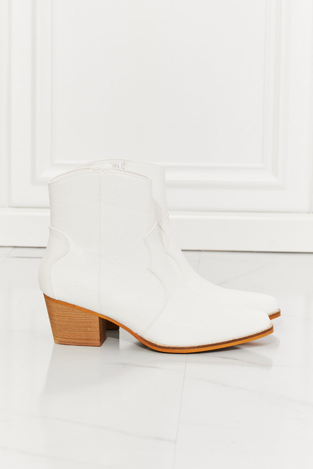 MMShoes Watertower Town Faux Leather Western Ankle Boots in White6